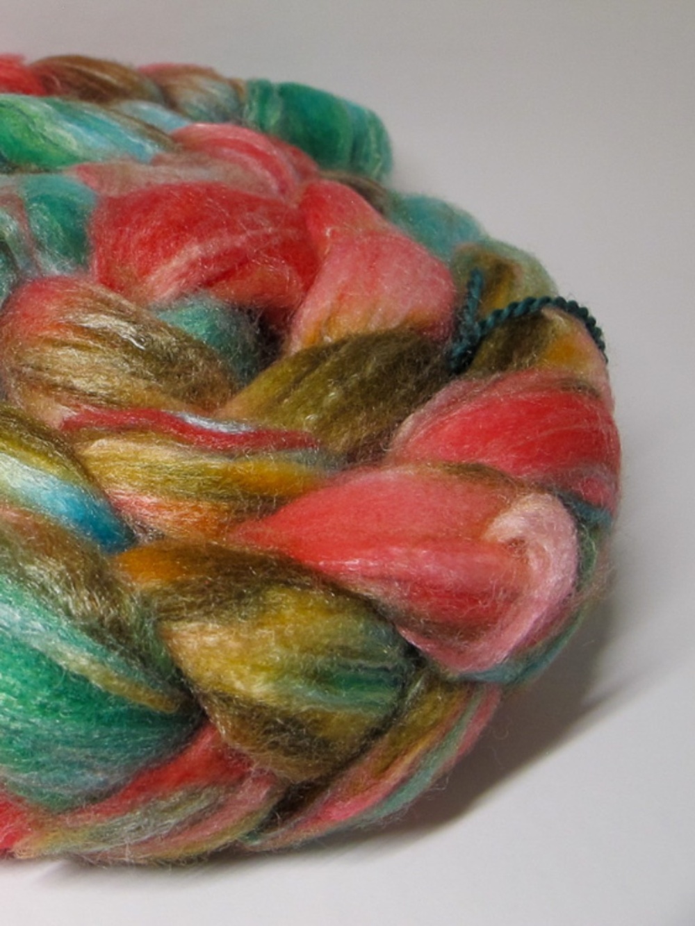 Superwash Merino Wool Bamboo Nylon Hand Dyed Roving Combed Top for Spinning 8102